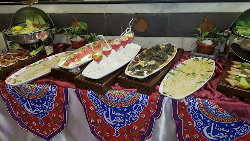 مطعم شام جدودنا بأجواء شامية.