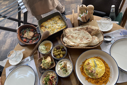 Cuz balcony restaurant مطعم شرفة كوز