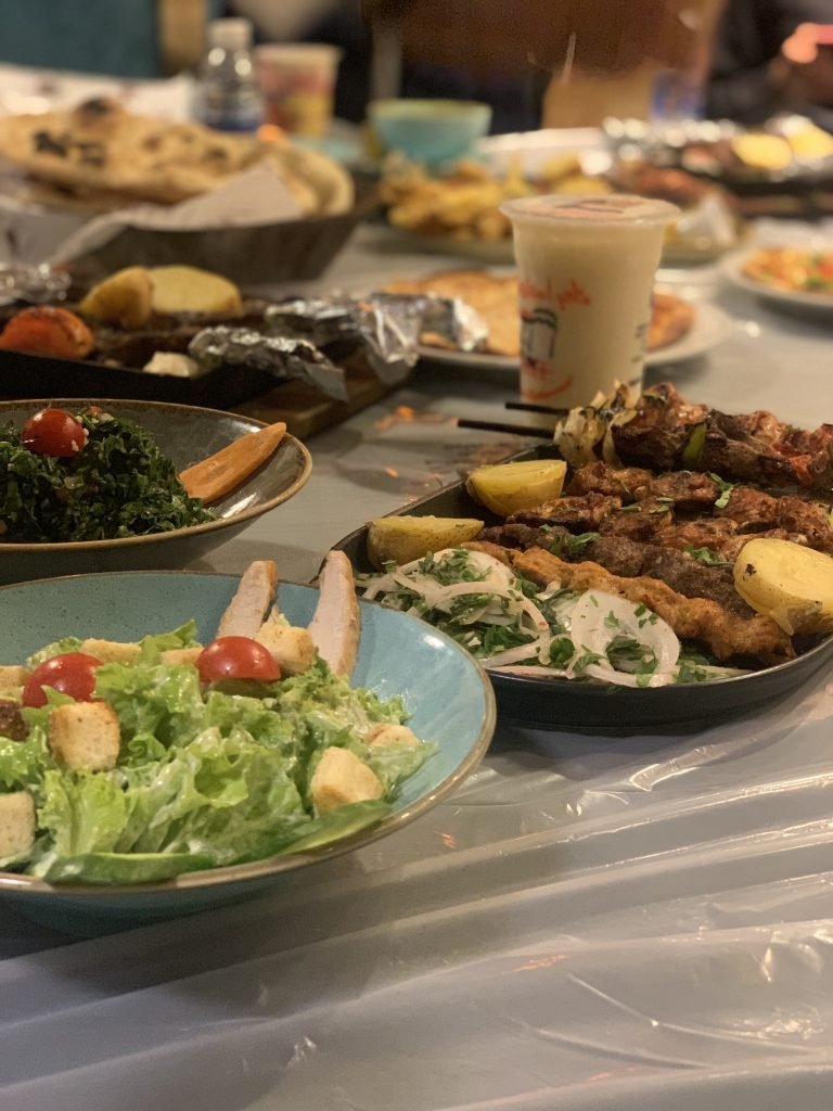 أفضل فطور في جزيرة تاروت: أشهى المطاعم والمقاهي للإفطار المميز